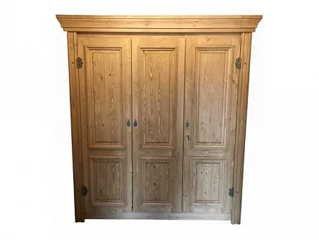 Шкаф трехдверный "Хлоя" купить в Москве - фото №1