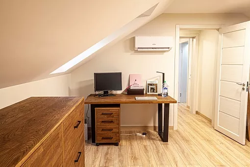 Стол письменный на металлическом основании Т-033 Коста-Бланка купить в Москве - фото №1 Стол письменный на металлическом основании Т-033 Коста-Бланка купить в Москве - фото №1